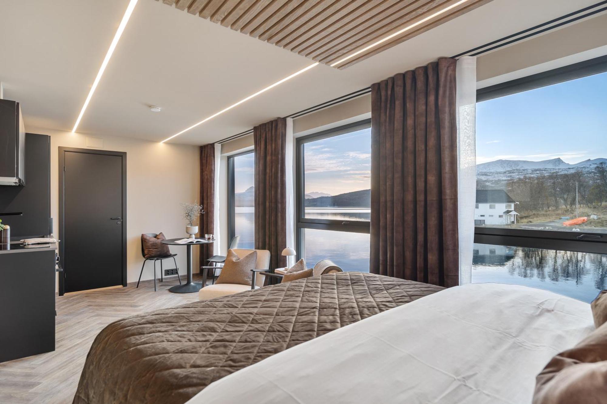 Steam Pier Apartment Kvaloya Exterior photo