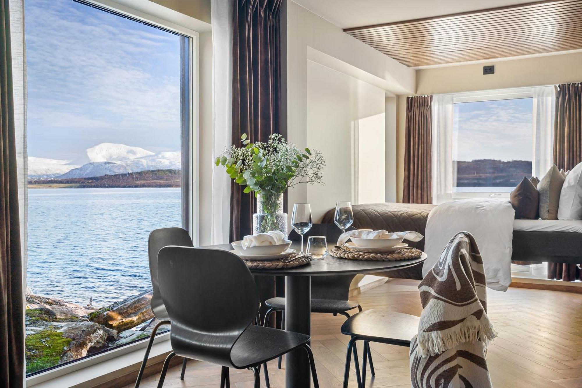 Steam Pier Apartment Kvaloya Exterior photo