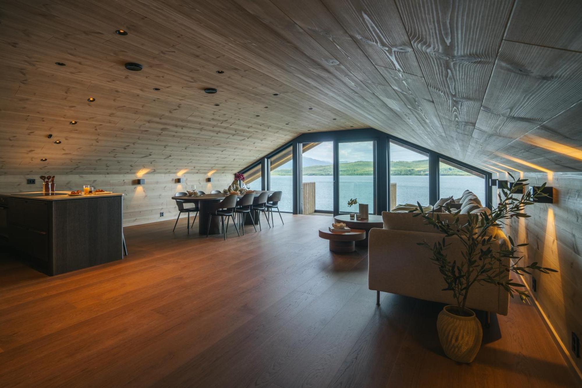 Steam Pier Apartment Kvaloya Exterior photo